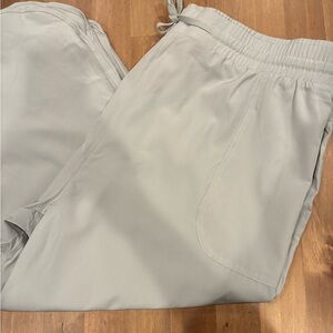Elegant Light Gray Cropped Pants
